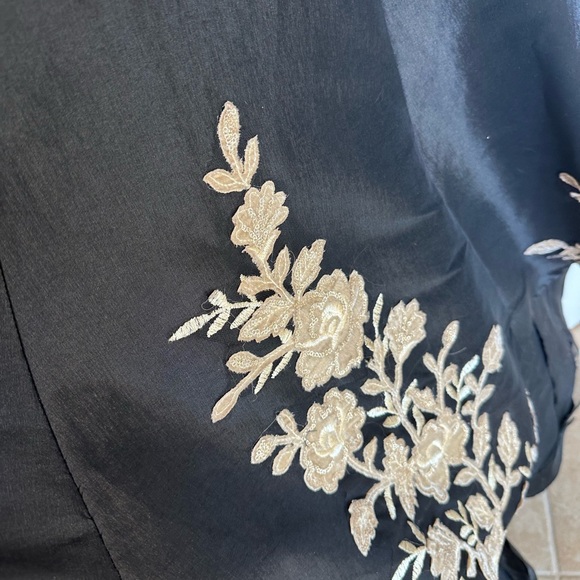 Jovani size 6 off the shoulder embellished gown - Picture 3 of 8